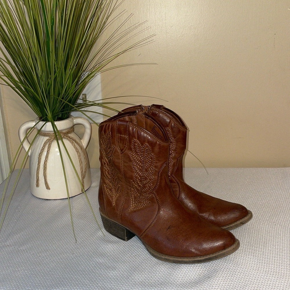 Coconuts by Matisse women’s size 8 ankle boots brown zipper low heel western